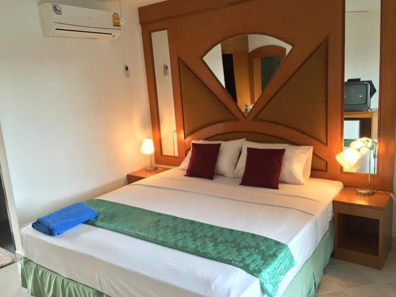 Phuket Waree'S Guesthouse מראה חיצוני תמונה